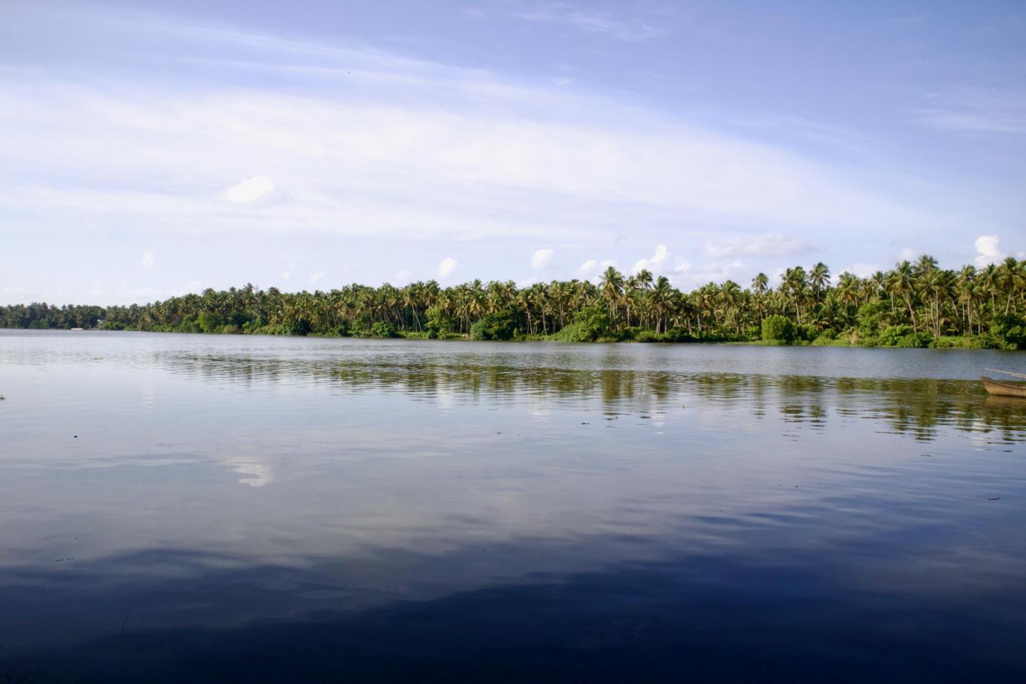Ambili Riverfront Villa With Party Hall Irimbranallur Buitenkant foto