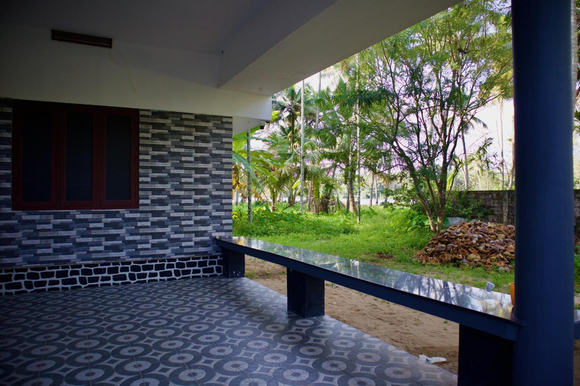 Ambili Riverfront Villa With Party Hall Irimbranallur Buitenkant foto