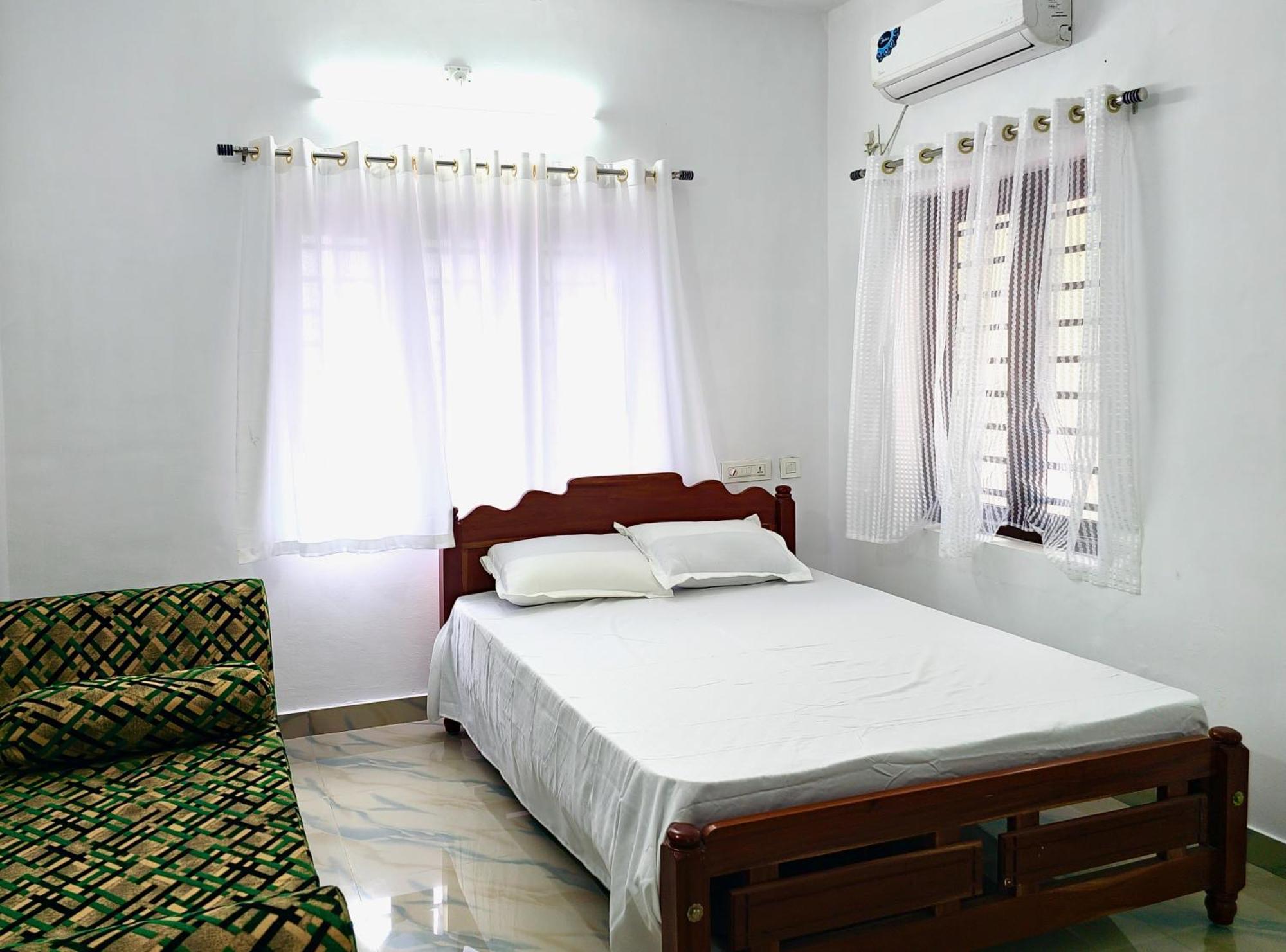 Ambili Riverfront Villa With Party Hall Irimbranallur Buitenkant foto