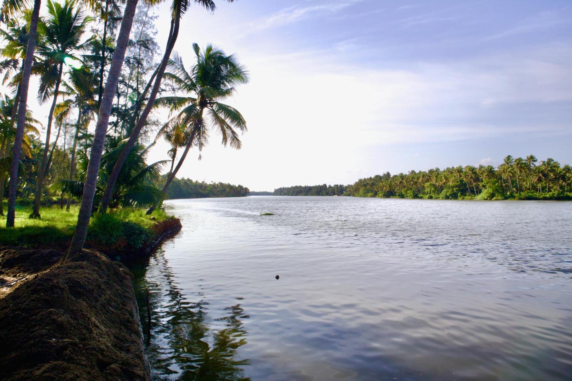 Ambili Riverfront Villa With Party Hall Irimbranallur Buitenkant foto