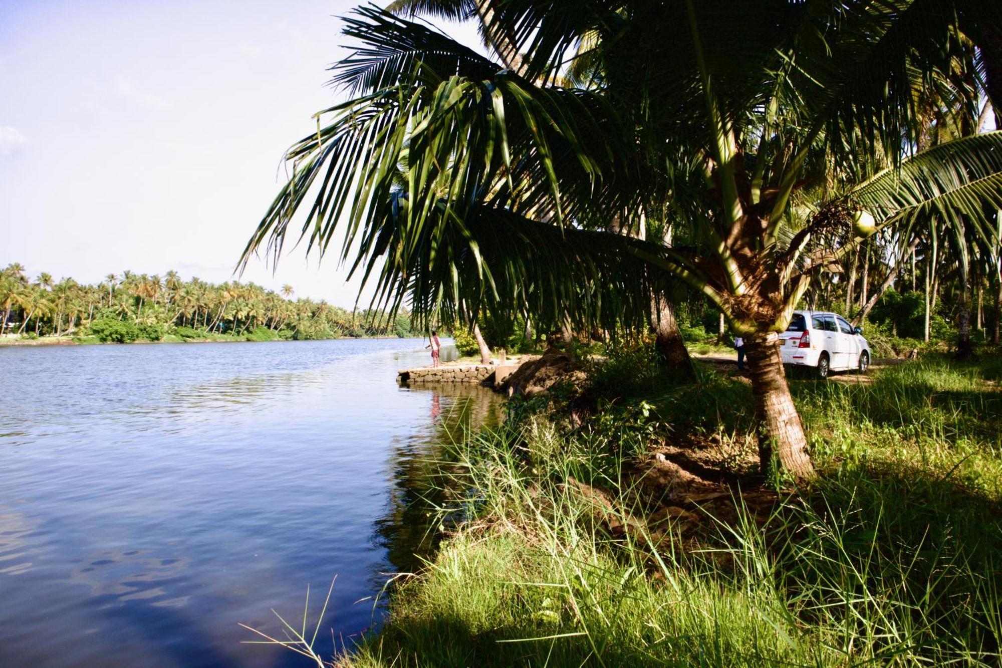 Ambili Riverfront Villa With Party Hall Irimbranallur Buitenkant foto